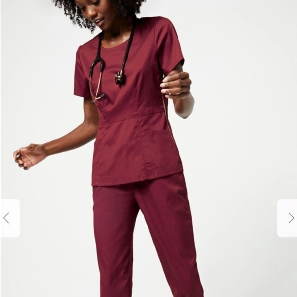 Jaanuu Scrub Set Wine color